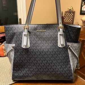 Michael Kors pocketbook